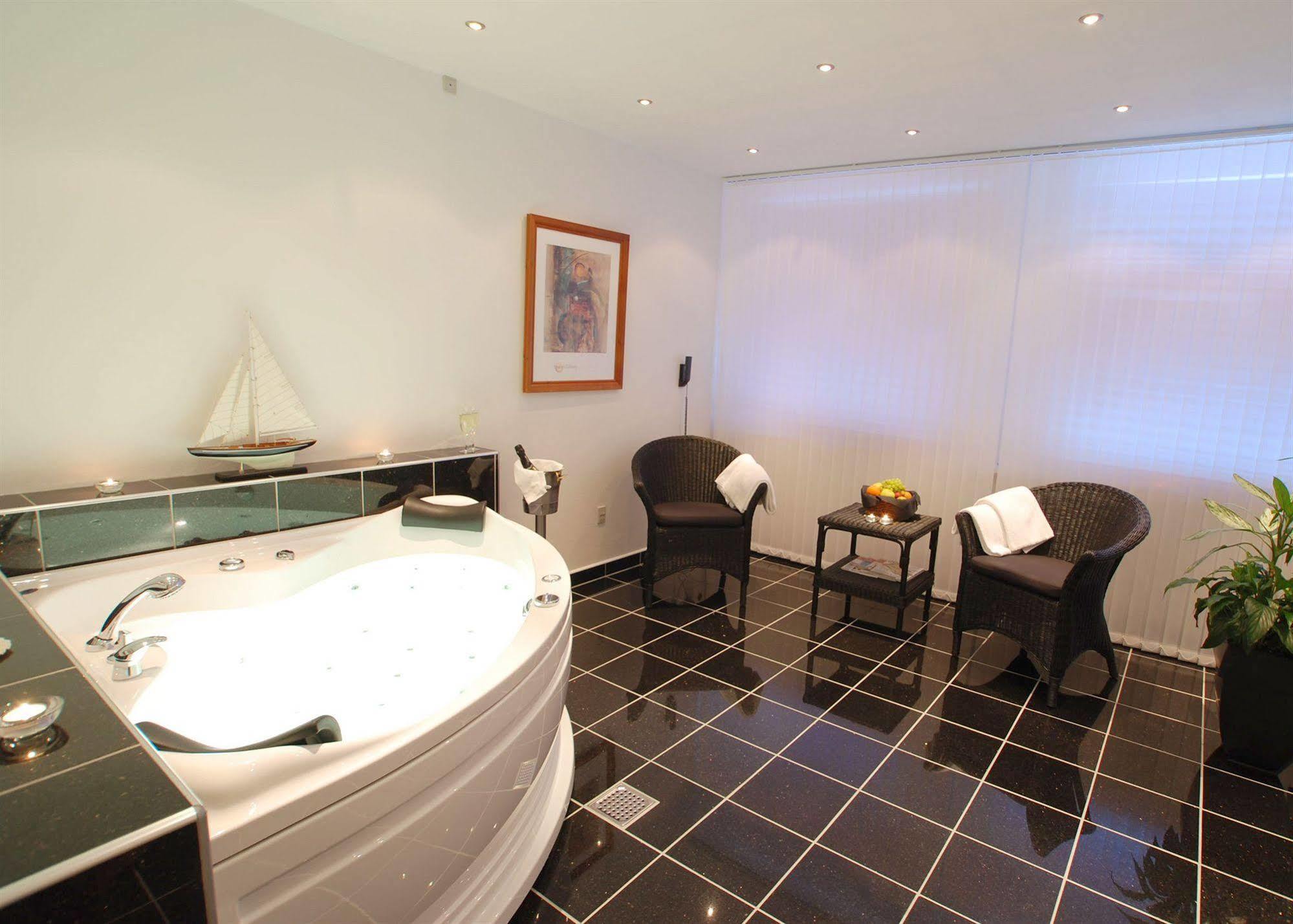 Hotel Pinenhus Glyngore ภายนอก รูปภาพ